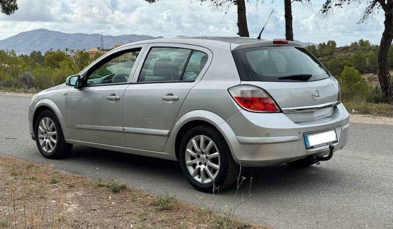 OPEL – ASTRA 1.9 CDTI COSMO 120 CV lleno