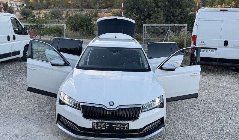 SKODA – SUPERB COMBI 2.0 TSI 200KW DSG 4X4 SCOUT lleno