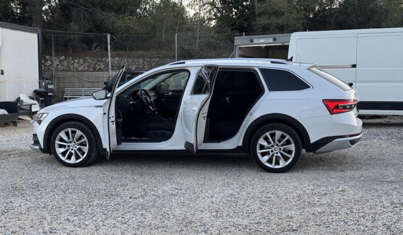 SKODA – SUPERB COMBI 2.0 TSI 200KW DSG 4X4 SCOUT lleno