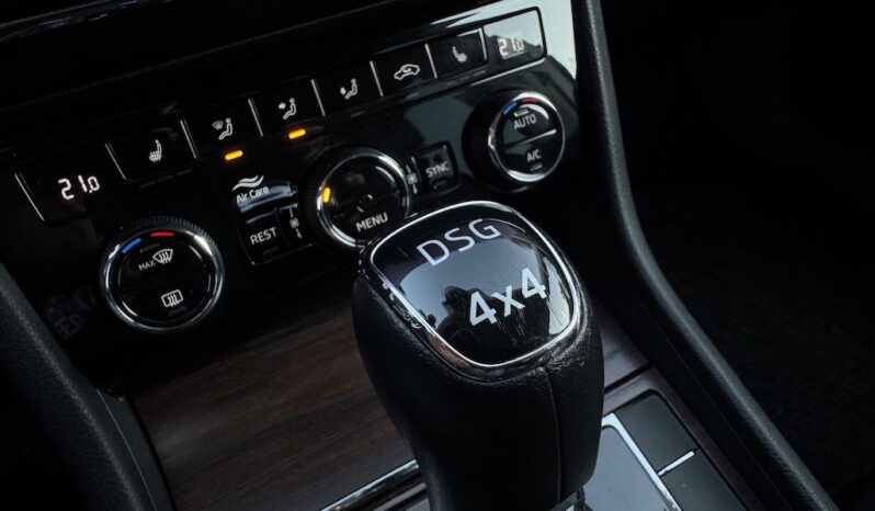 SKODA – SUPERB COMBI 2.0 TSI 200KW DSG 4X4 SCOUT lleno