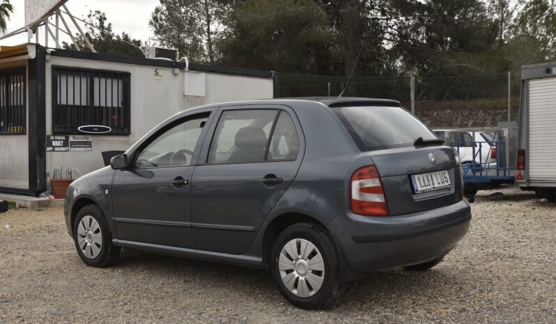 SKODA – FABIA 1.2 64CV YOUNG lleno