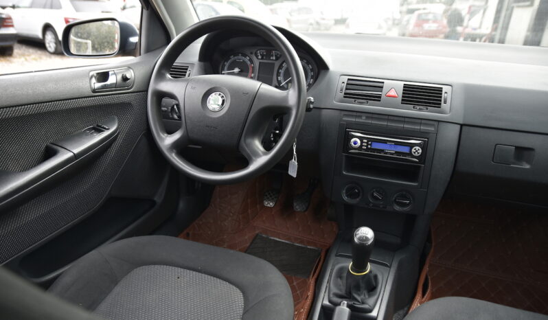 SKODA – FABIA 1.2 64CV YOUNG lleno