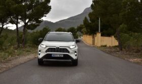 TOYOTA Rav4 2.5l 220H Business