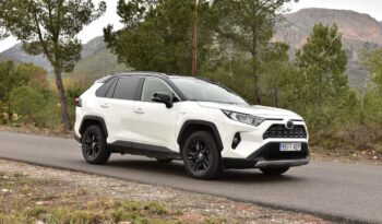 TOYOTA Rav4 2.5l 220H Business lleno