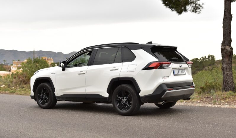 TOYOTA Rav4 2.5l 220H Business lleno