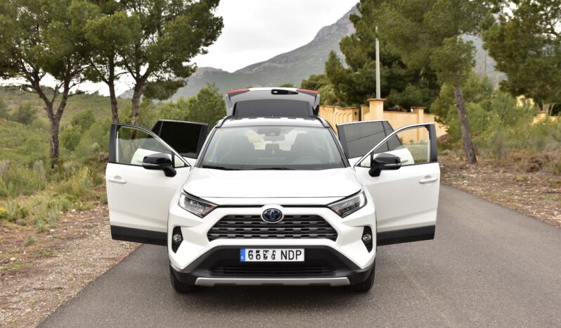 TOYOTA Rav4 2.5l 220H Business lleno