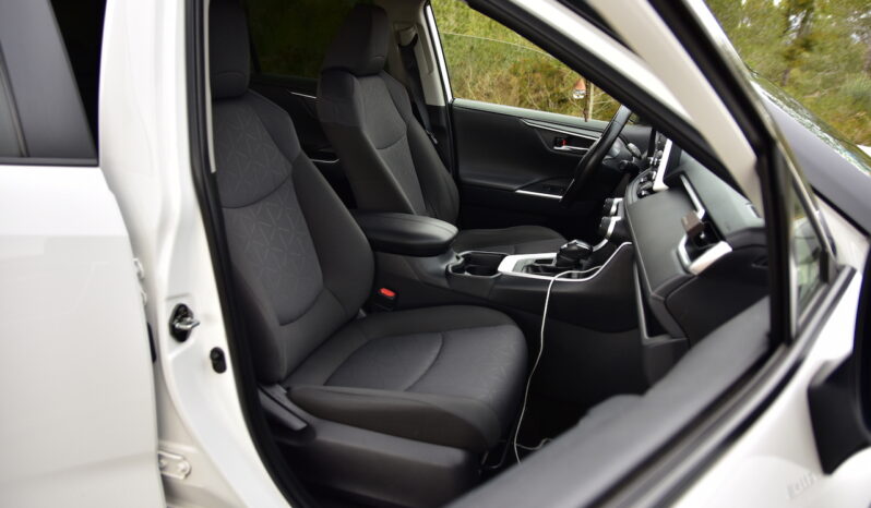 TOYOTA Rav4 2.5l 220H Business lleno
