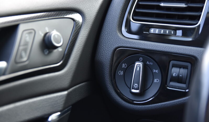 VOLKSWAGEN – GOLF VARIANT BUSINESS NAVI 1.6 TDI BMT lleno