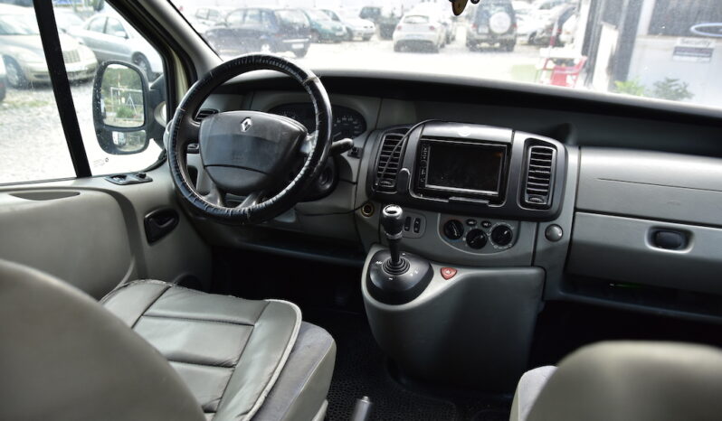 RENAULT – TRAFIC PASSENGER PRIVILEGE 2.5DCI 140 QSHIFT lleno