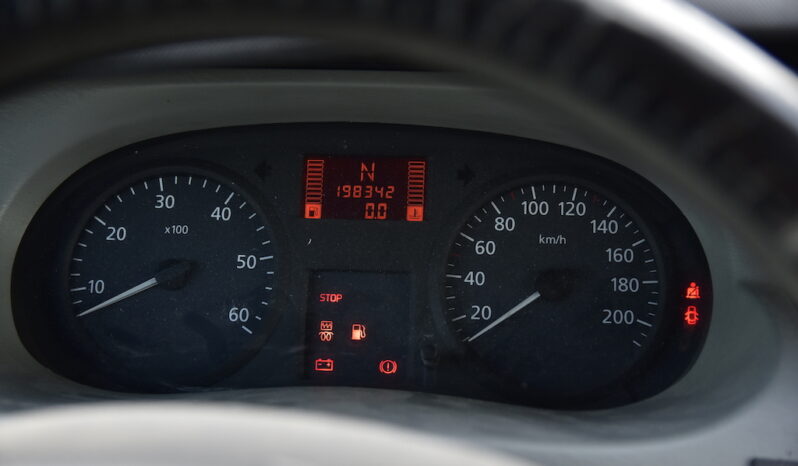 RENAULT – TRAFIC PASSENGER PRIVILEGE 2.5DCI 140 QSHIFT lleno