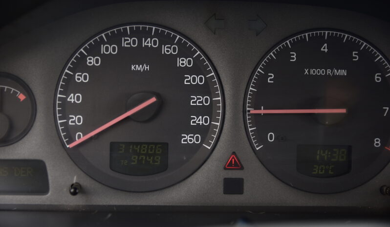 VOLVO – V70 XC 2.4T CROSS COUNTRY lleno