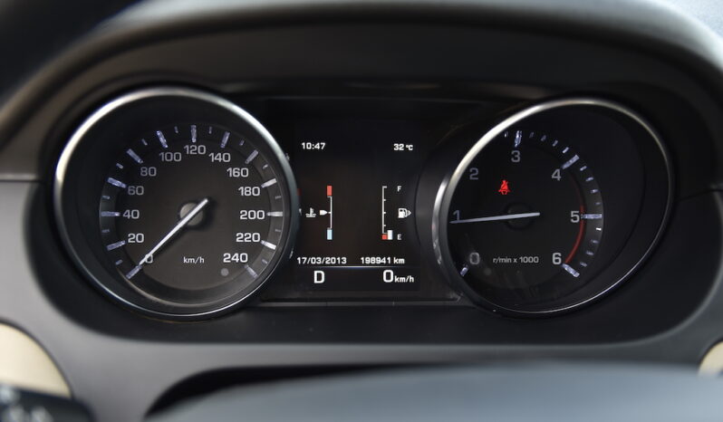 LAND-ROVER Discovery Sport 2.0L eD4 150CV 4×2 HSE Luxury lleno
