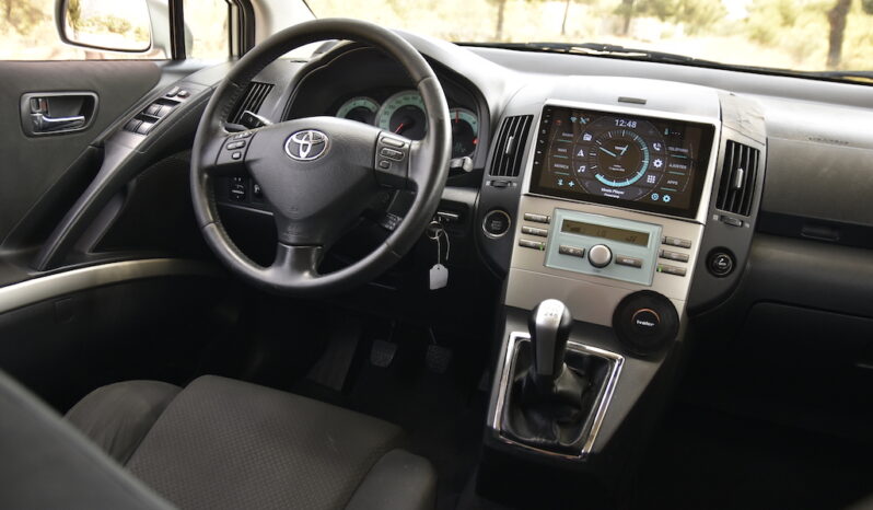 TOYOTA COROLLA VERSO 2.2 D4D 136CV SOL lleno