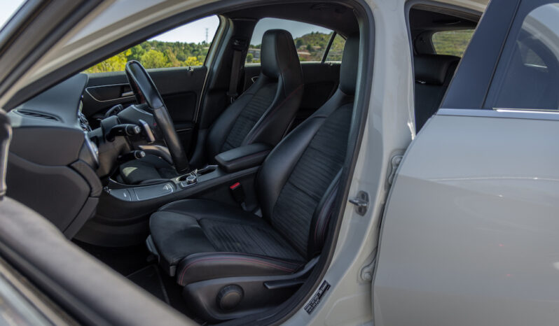 MERCEDES-BENZ Clase A A 200 d AMG Line lleno