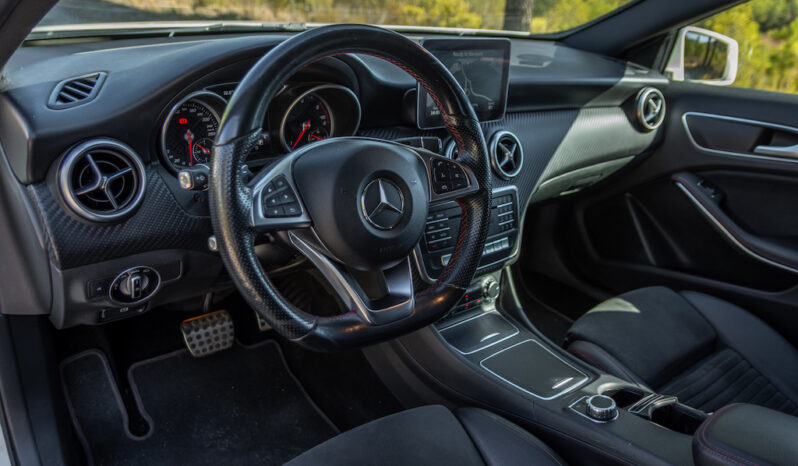 MERCEDES-BENZ Clase A A 200 d AMG Line lleno