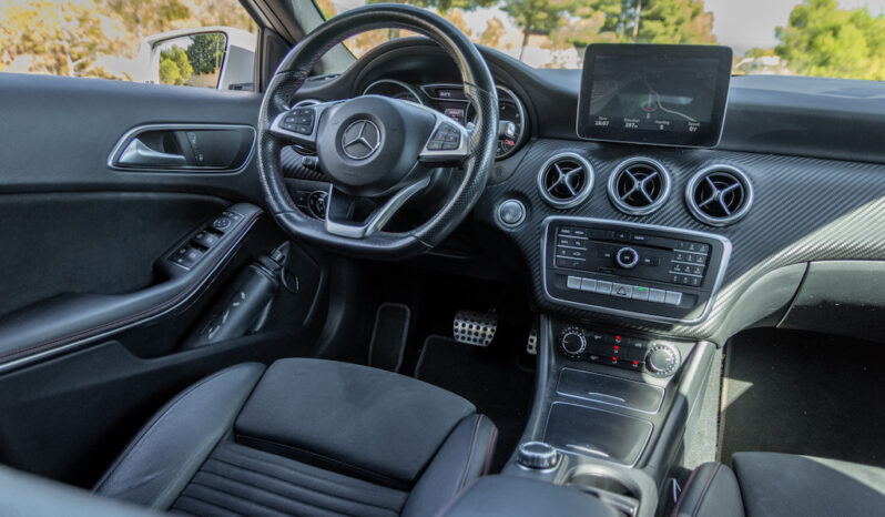 MERCEDES-BENZ Clase A A 200 d AMG Line lleno