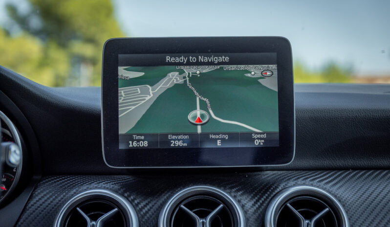 MERCEDES-BENZ Clase A A 200 d AMG Line lleno