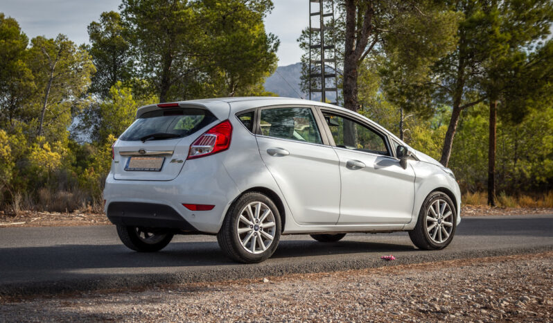 FORD Fiesta 1.0 EcoBoost 100cv Titanium 5p lleno